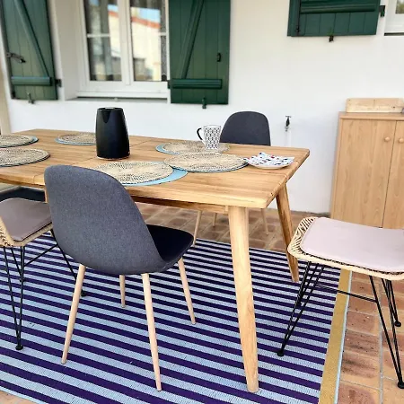 Calme, 3 Chambres, Jardin Avec Piscine, Veranda, Parking *