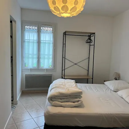Calme, 3 Chambres, Jardin Avec Piscine, Veranda, Parking *