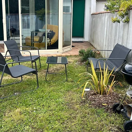 Calme, 3 Chambres, Jardin Avec Piscine, Veranda, Parking * 拉弗洛特