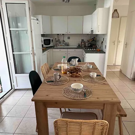 Calme, 3 Chambres, Jardin Avec Piscine, Veranda, Parking * Ла-Флот