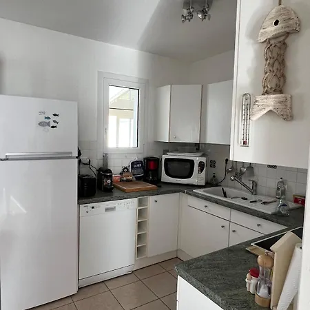 Calme, 3 Chambres, Jardin Avec Piscine, Veranda, Parking Ла-Флот