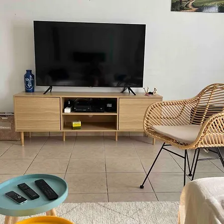 Calme, 3 Chambres, Jardin Avec Piscine, Veranda, Parking * Ла-Флот